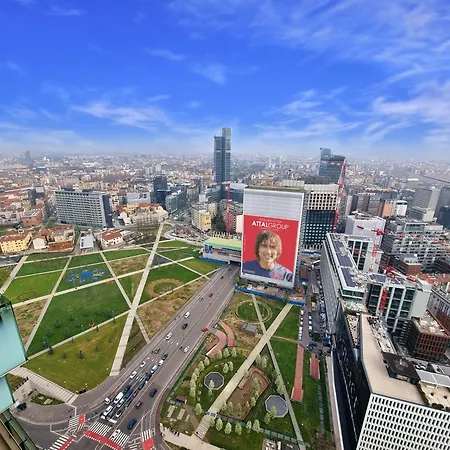 Skyline Solaria Milano-2